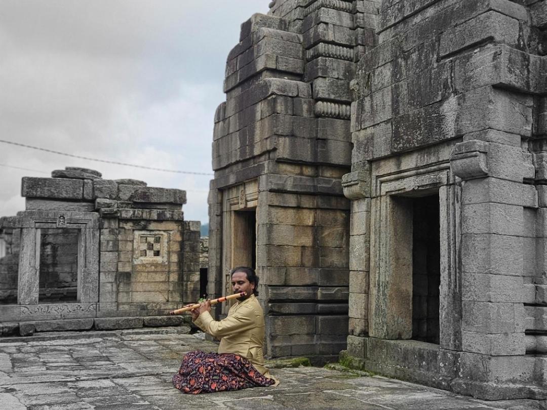 Katyuri Kings Divine Stay- Babaji'S Cave Dwarahat エクステリア 写真